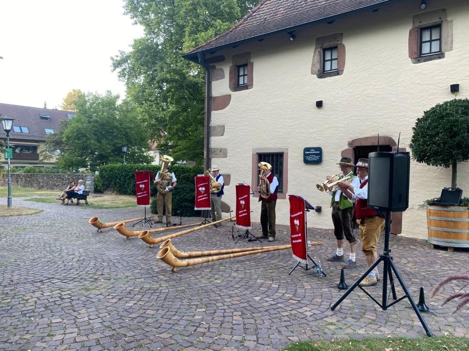 Schwarzwälder Alphorn-und Weisenbläser Schwarzwälder Alphorn-und Weisenbläser